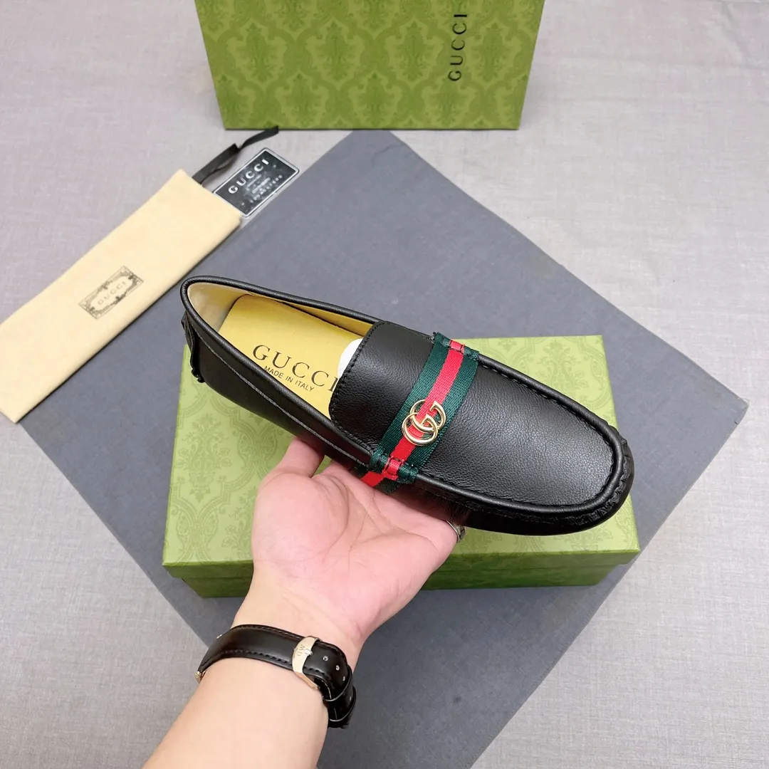 p400 GUCCI, Gucci official flagship store original casual beanie shoes ~ Four Seasons Trendy Shoes 👟》New version at the counter, Gucci 1:1 high-quality workmanship, upper: imported pebbled calfskin, genuine sweat-absorbent pigskin lining, fashionable lazy business style design, casual loafers, running shoes are perfect for young people. British fashion boots 😍 Equipped with original raw rubber wear-resistant outsole, absolutely high-end and classy, ​​suitable for drivers only 🚗 A must-have for fashionable men, standard code 37-45 No. 071
